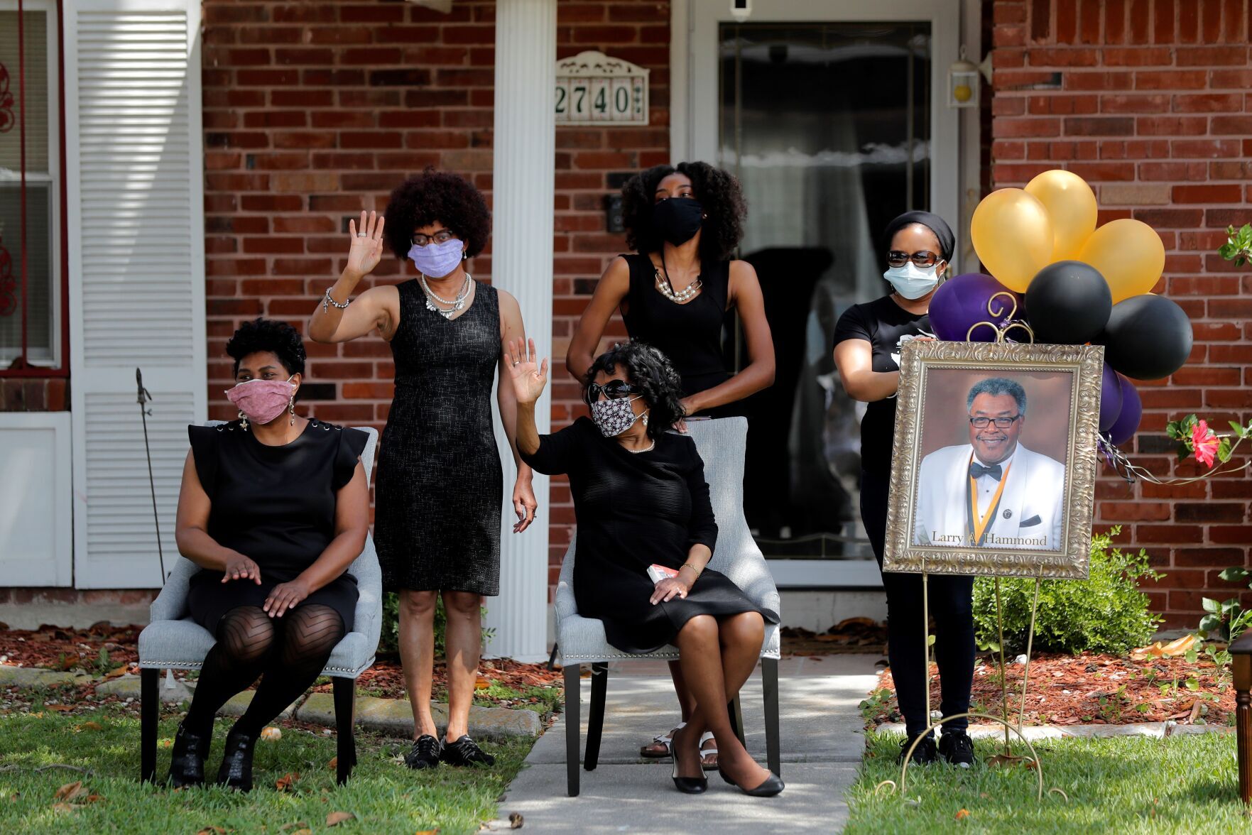 Virus Outbreak Half Million Dead Photo Gallery